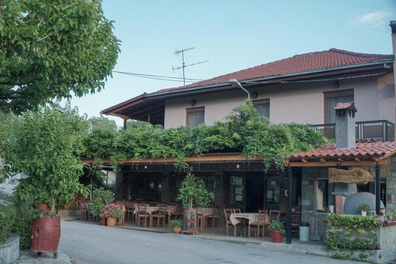 Arados Family Residence Калампака Екстериор снимка