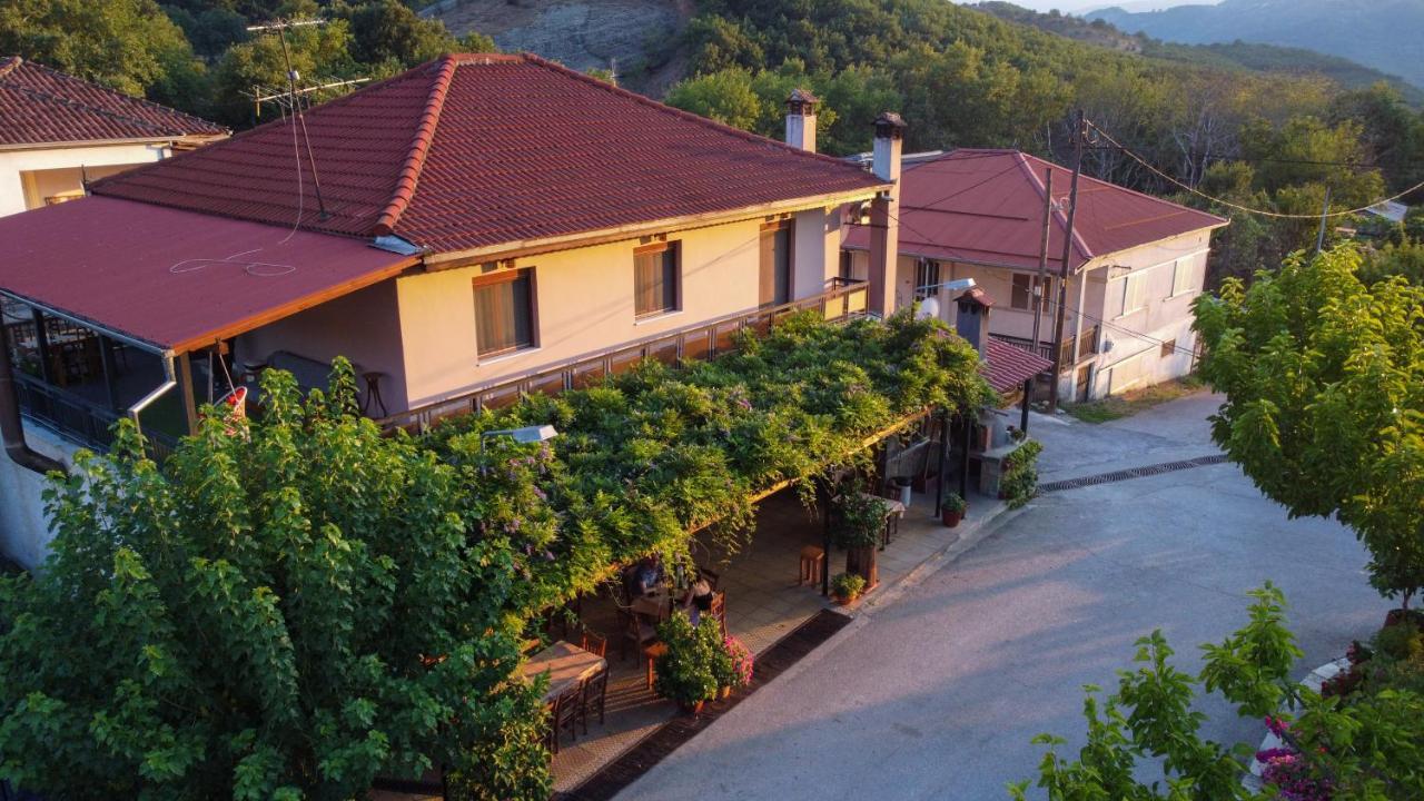 Arados Family Residence Калампака Екстериор снимка