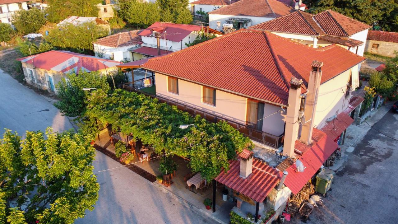 Arados Family Residence Калампака Екстериор снимка